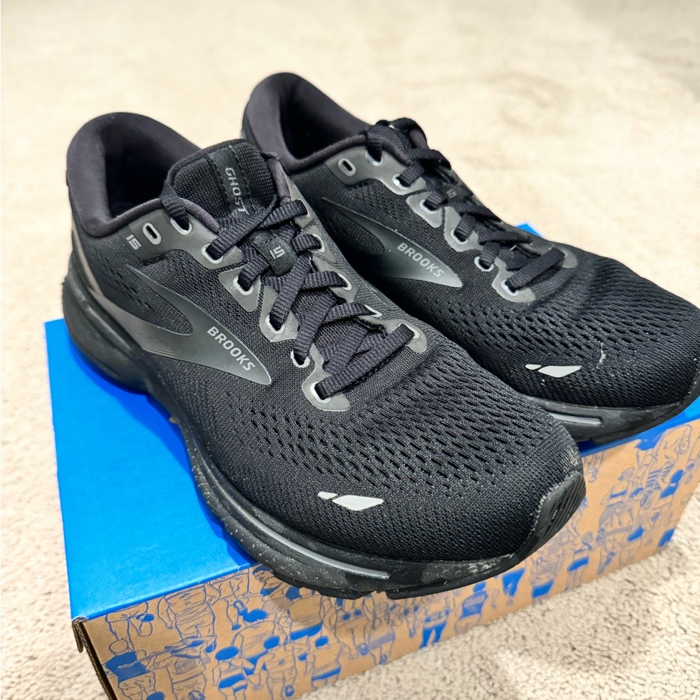 Women’s Ghost 15 running shoe size 8.5
